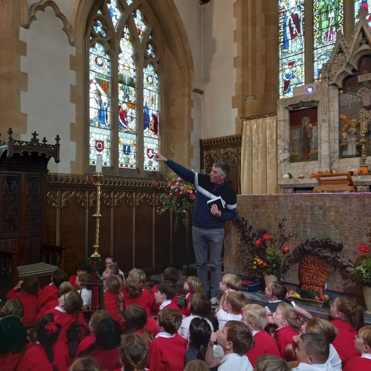 Marlow Church of England Infant School - Walk to church